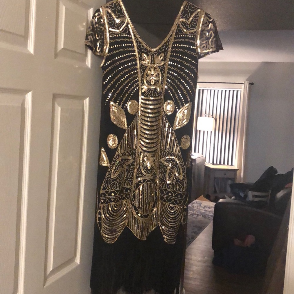 Black and gold flapper dress